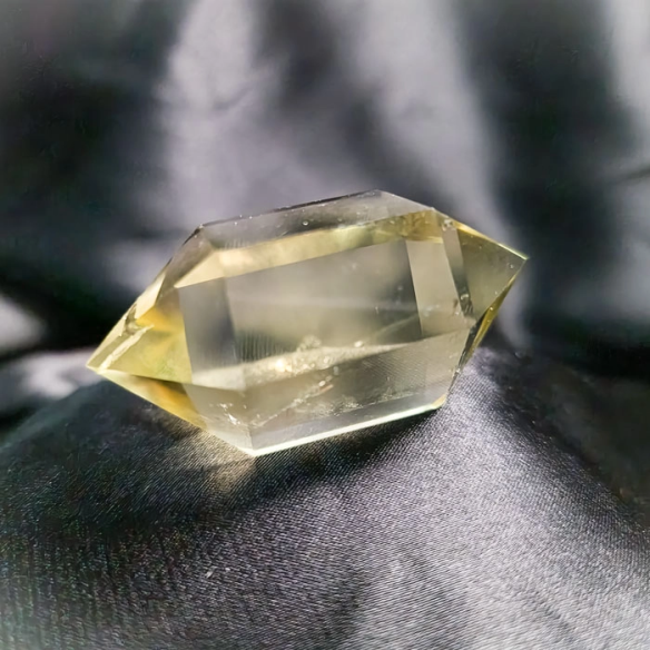 Lemon quartz polished double terminated point
