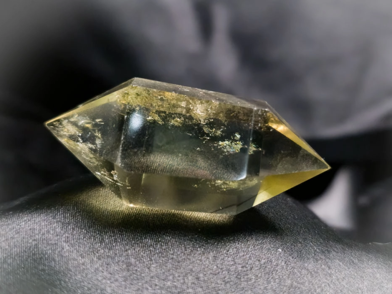 Lemon quartz polished double terminated point