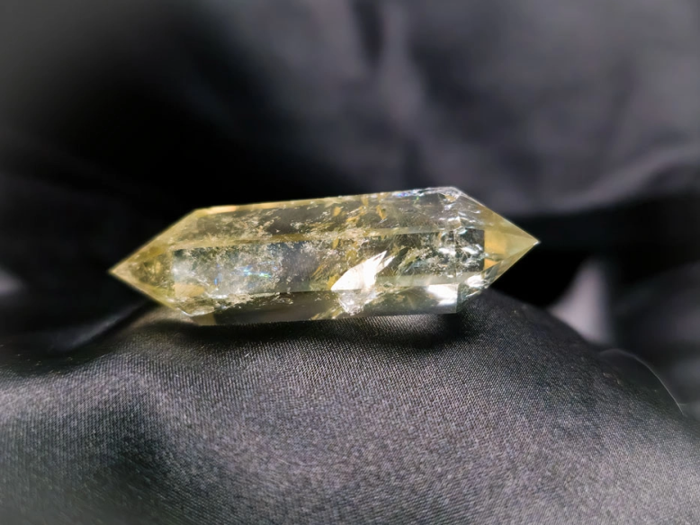 Lemon quartz polished double terminated point