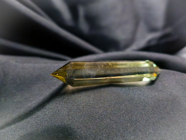 Lemon quartz polished double terminated point