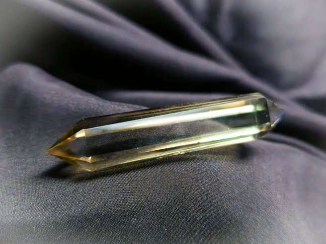 Lemon quartz polished double terminated point