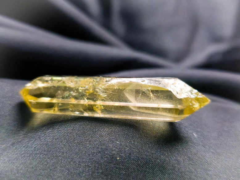 Comprar cuarzo y otros minerales en Cristalljoia. Centro de Barcelona y online