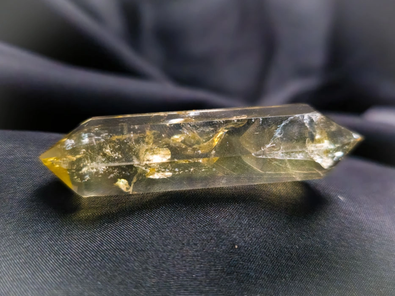 Lemon quartz polished double terminated point