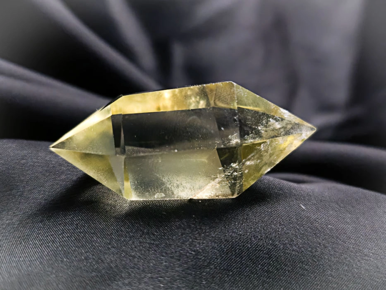 Lemon quartz polished double terminated point