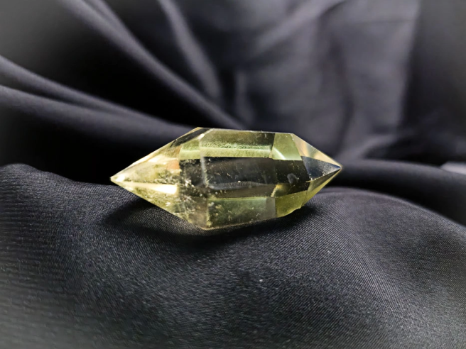 Lemon quartz polished double terminated point