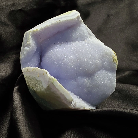 Chalcedony with microcrystals preserves the calm of time