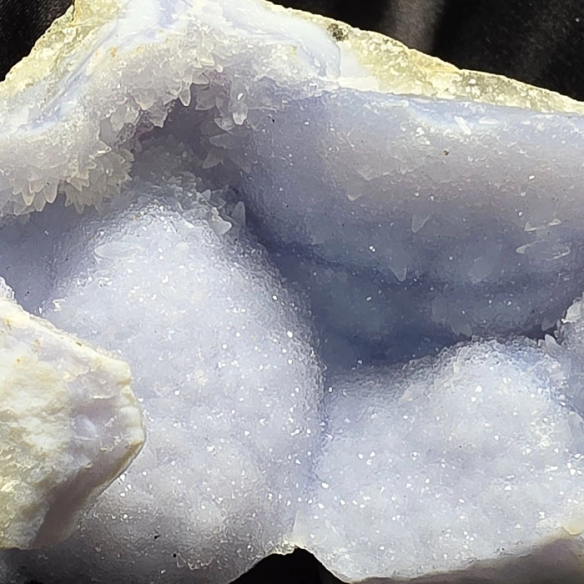 Chalcedony with microcrystals preserves the calm of time