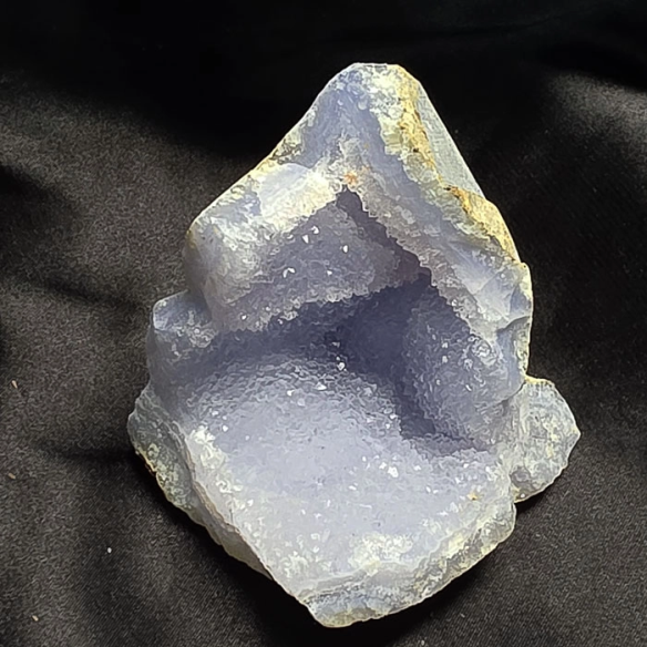 Chalcedony with microcrystals preserves the calm of time