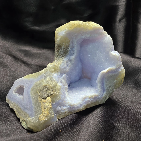 Chalcedony with microcrystals preserves the calm of time