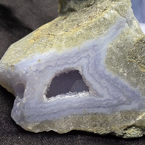 Chalcedony with microcrystals preserves the calm of time