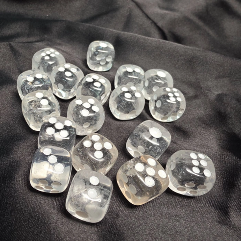 Dados de cuarzo cristal de roca en Cristalljoia, 40 años de minerales, en el centro de Barcelona y online