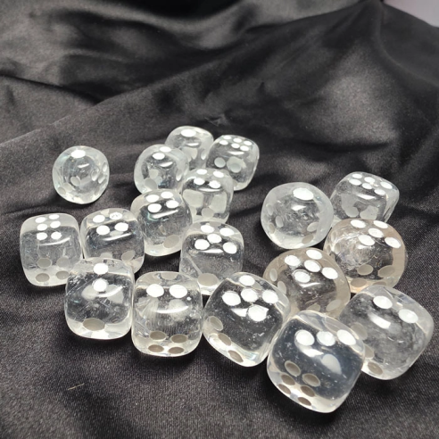 Dados de cuarzo cristal de roca en Cristalljoia, 40 años de minerales, en el centro de Barcelona y online