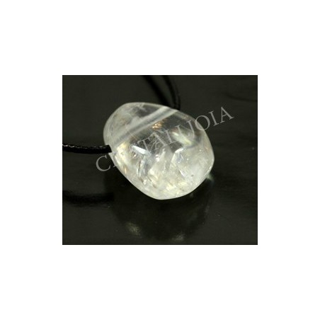Calcita blanca colgante rodada oval con agujero
