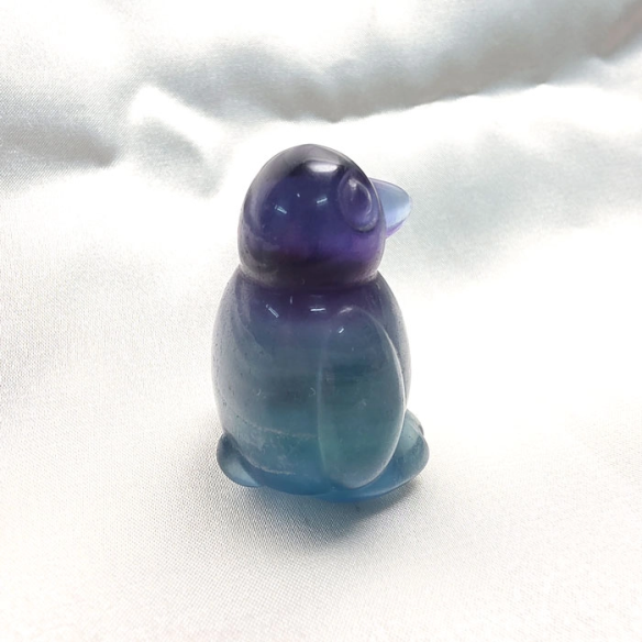 Fluorita multicolor figura de pinguim de harmonia lúdica