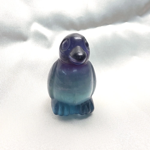 Fluorita multicolor figura de pinguim de harmonia lúdica