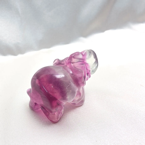 Fluorita multicolor figura d’elefant de saviesa ancestral