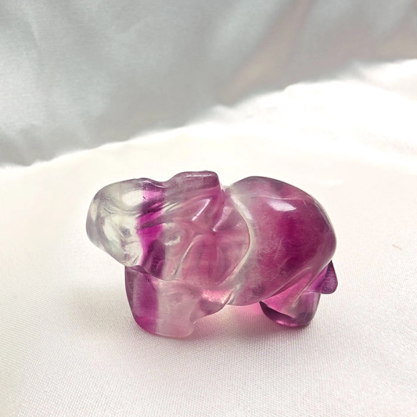 Fluorita multicolor figura d’elefant de saviesa ancestral