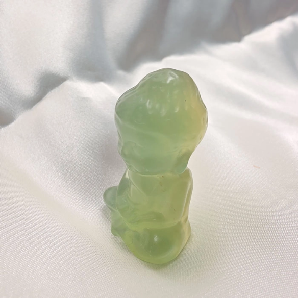 Fluorita verda figura de Buda d’equilibri natural