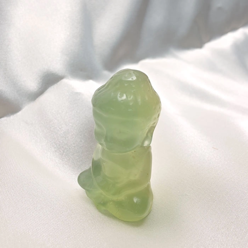 Fluorita verda figura de Buda d’equilibri natural