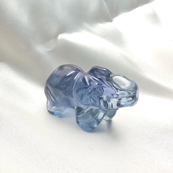Fluorita blava figura d’elefant de calma profunda