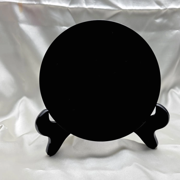 Espelho de obsidiana negra – disco de 15 cm. Reflexo vulcânico noturno