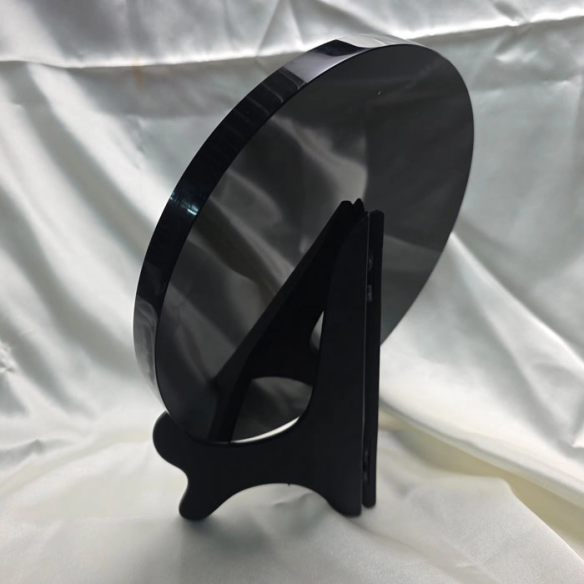 Black obsidian mirror – 20 cm disc. Nocturnal volcanic reflection