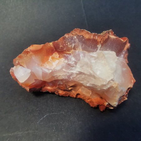 Cornalina bicolor - mineral en bruto - madagascar