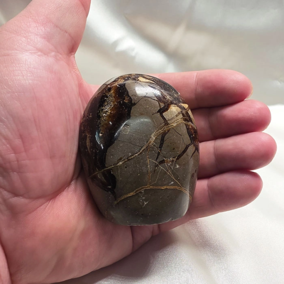 Septarian monolith. Cracks formed over time by the Earth