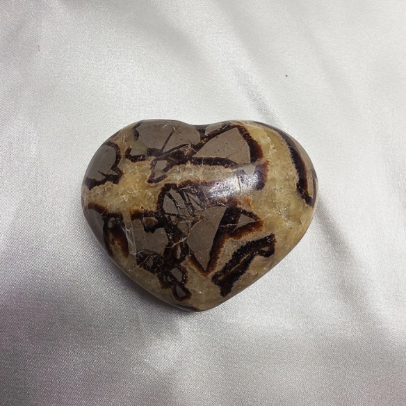Septarian heart. Cracks formed over time by the Earth