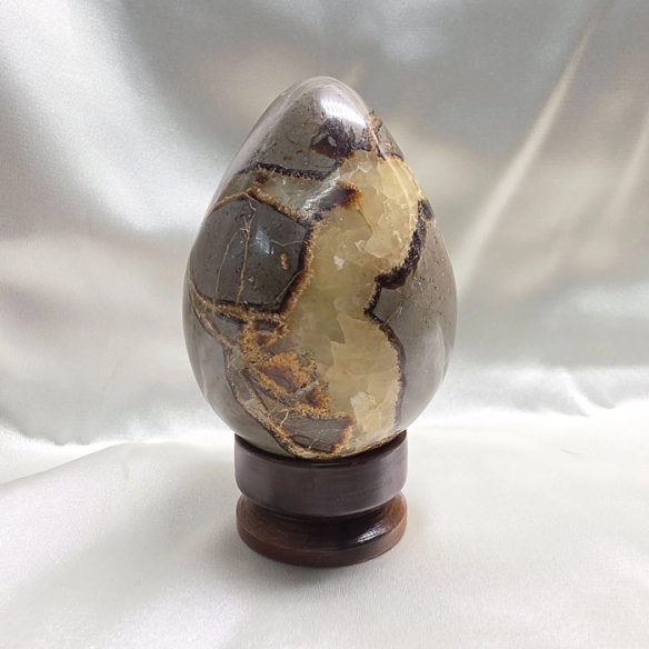 Septarian egg. Cracks formed over time by the Earth
