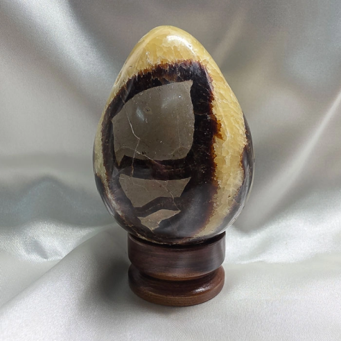 Septarian egg. Cracks formed over time by the Earth