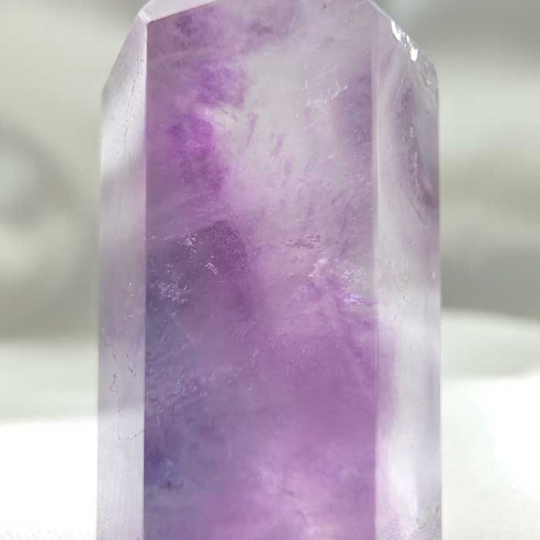 Fluorita punta mini pulida. Claridad mental y espiritual