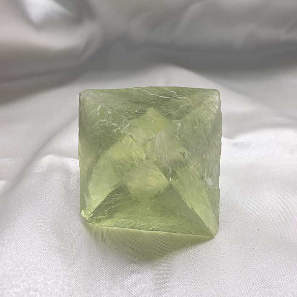 Fluorita octaedro. Claridad mental y equilibrio espiritual