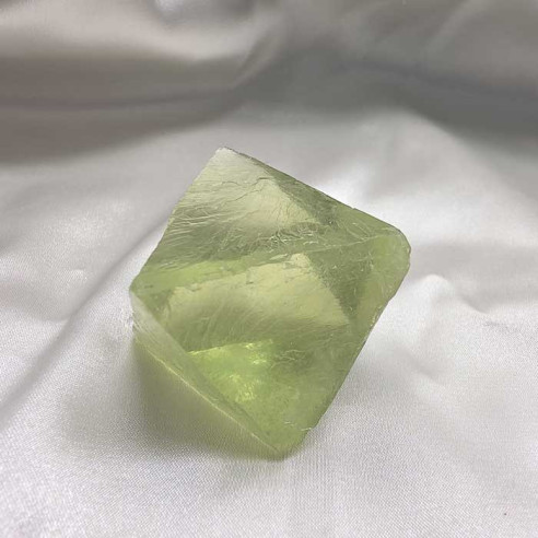 Fluorita octaedro. Claridad mental y equilibrio espiritual
