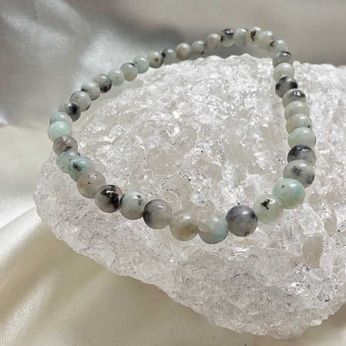 Jaspe kiwi brazalete bola lisa 4mm. Energía y protección.
