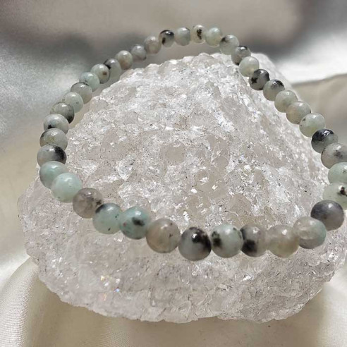 Jaspe kiwi brazalete bola lisa 4mm. Energía y protección.