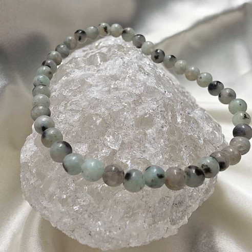 Jaspe kiwi brazalete bola lisa 4mm. Energía y protección.