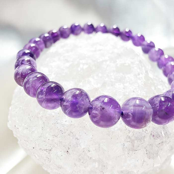 Amethyst smooth bead bracelet 6mm. Calm and clarity.