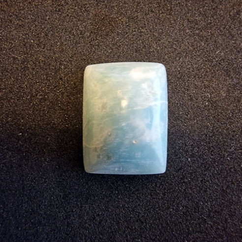 Caboixó de larimar amb forma rectangular de la República Dominicana