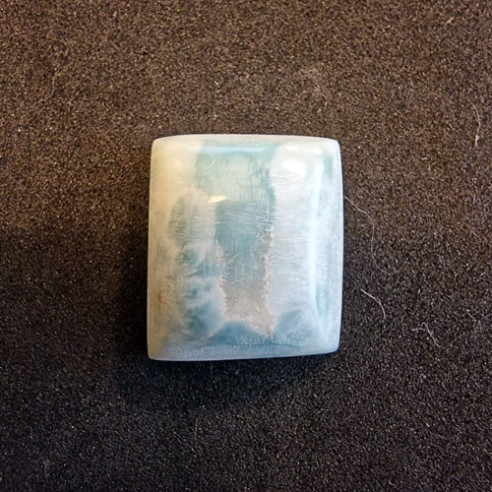 Cabochão de larimar em forma retangular da República Dominicana
