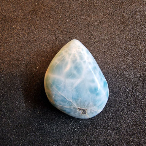 Caboixó de larimar amb forma lliure de la República Dominicana