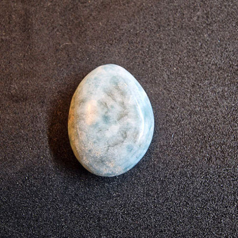Cabochão de larimar em forma de gota da República Dominicana