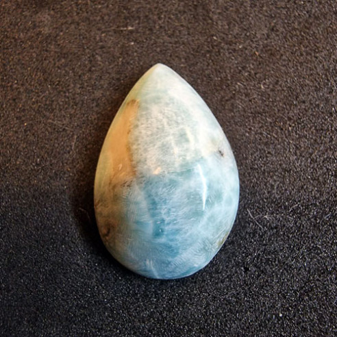 Cabochão de larimar em forma de gota da República Dominicana