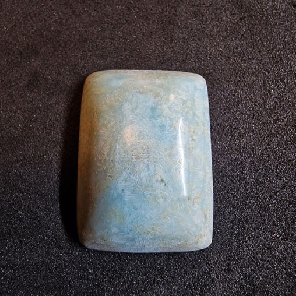 Caboixó de larimar amb forma rectangular de la República Dominicana