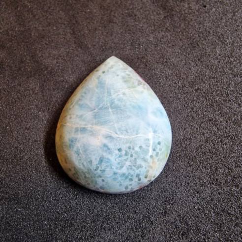 Caboixó de larimar amb forma de gota de la República Dominicana