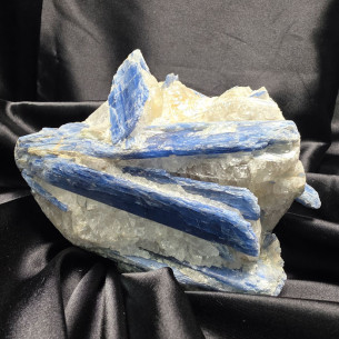 Kyanite in matrix. Minas Gerais, Brazil. Fragments of sky