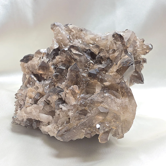 Quartzo fumê drusa