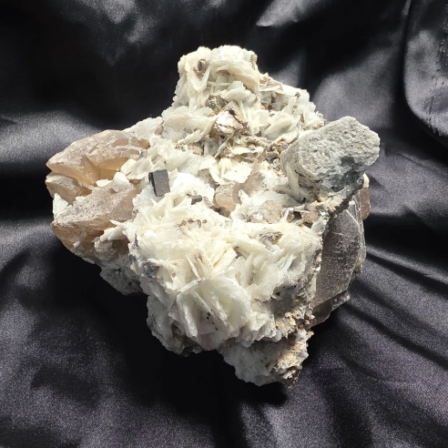 Celestial Quartz with Albite | Unique Piece | Cristalljoia