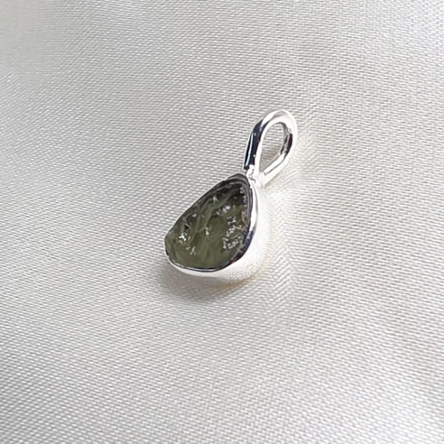 Moldavita Colgante en Plata · Pieza Única | Cristalljoia