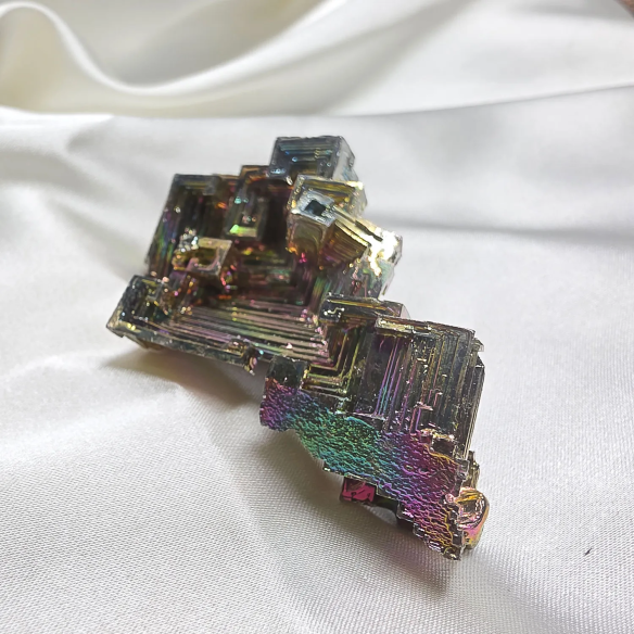 Recrystallized Bismuth | Geometry & Colour | Cristalljoia
